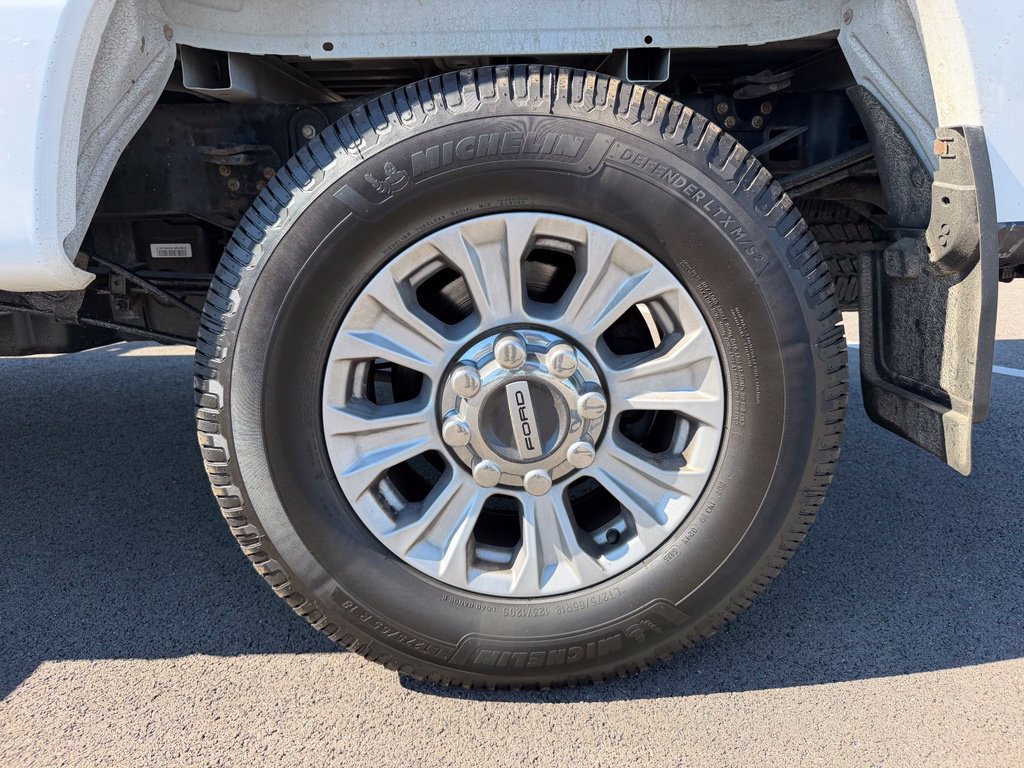 Used 2022 Ford F250 XLT w/ Camper Package AWD/4WD image 19