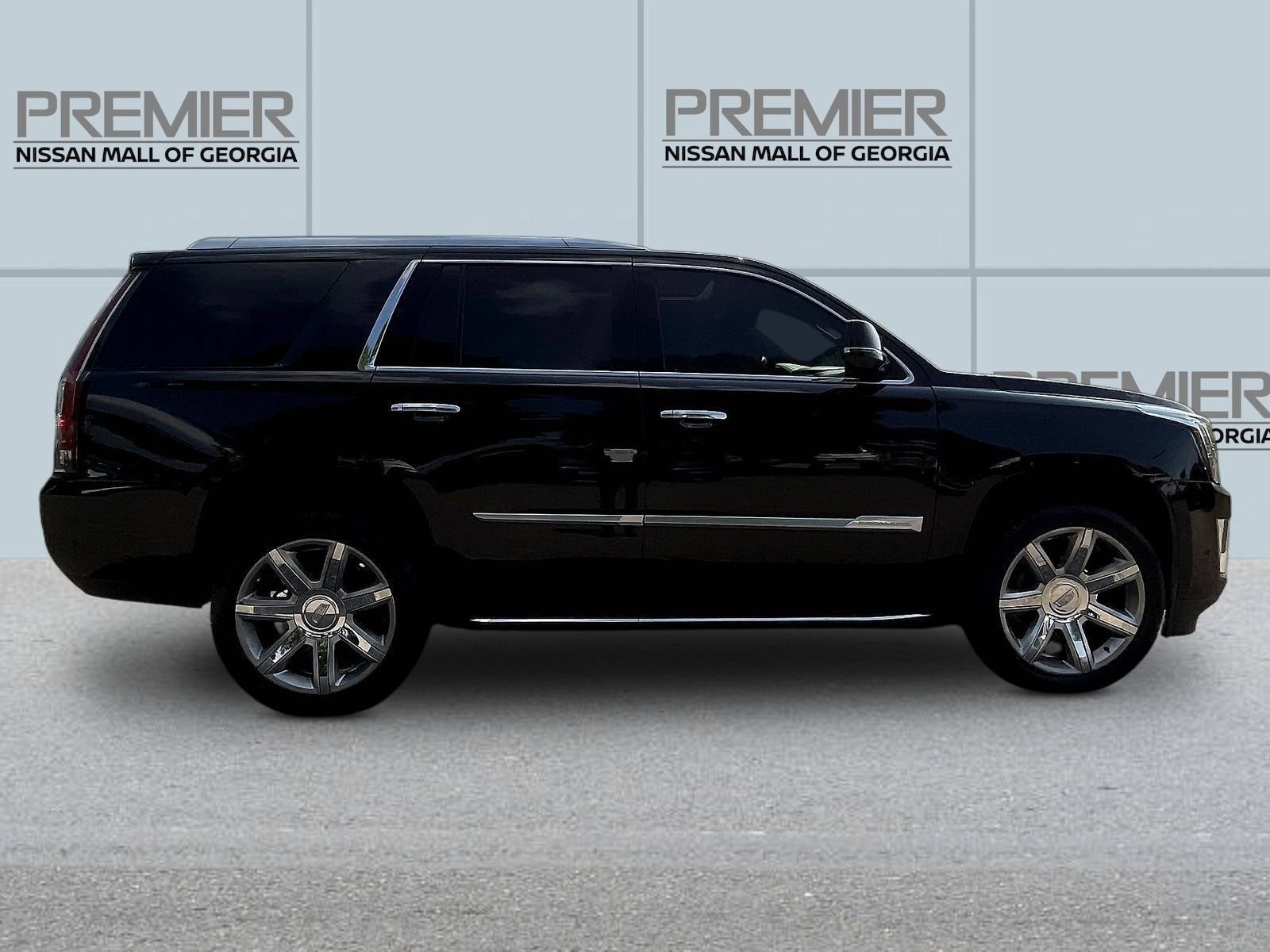 Used 2019 Cadillac Escalade Luxury AWD/4WD image 8