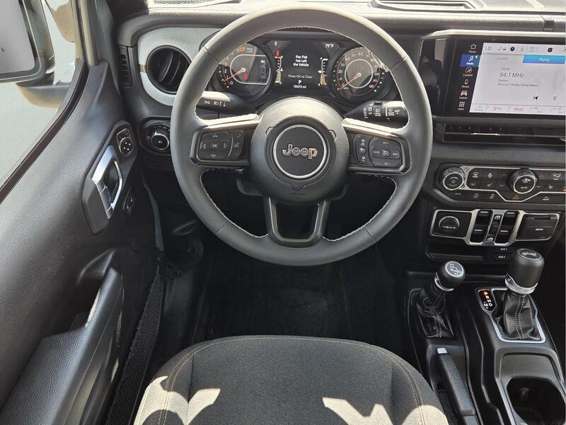 Used 2025 Jeep Wrangler Unlimited Sport AWD/4WD image 15