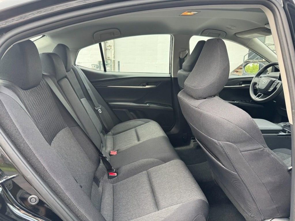 Used 2025 Toyota Camry LE image 11