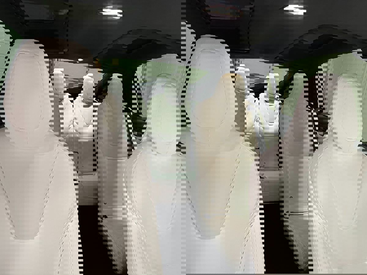 Used 2019 Tesla Model X image 17