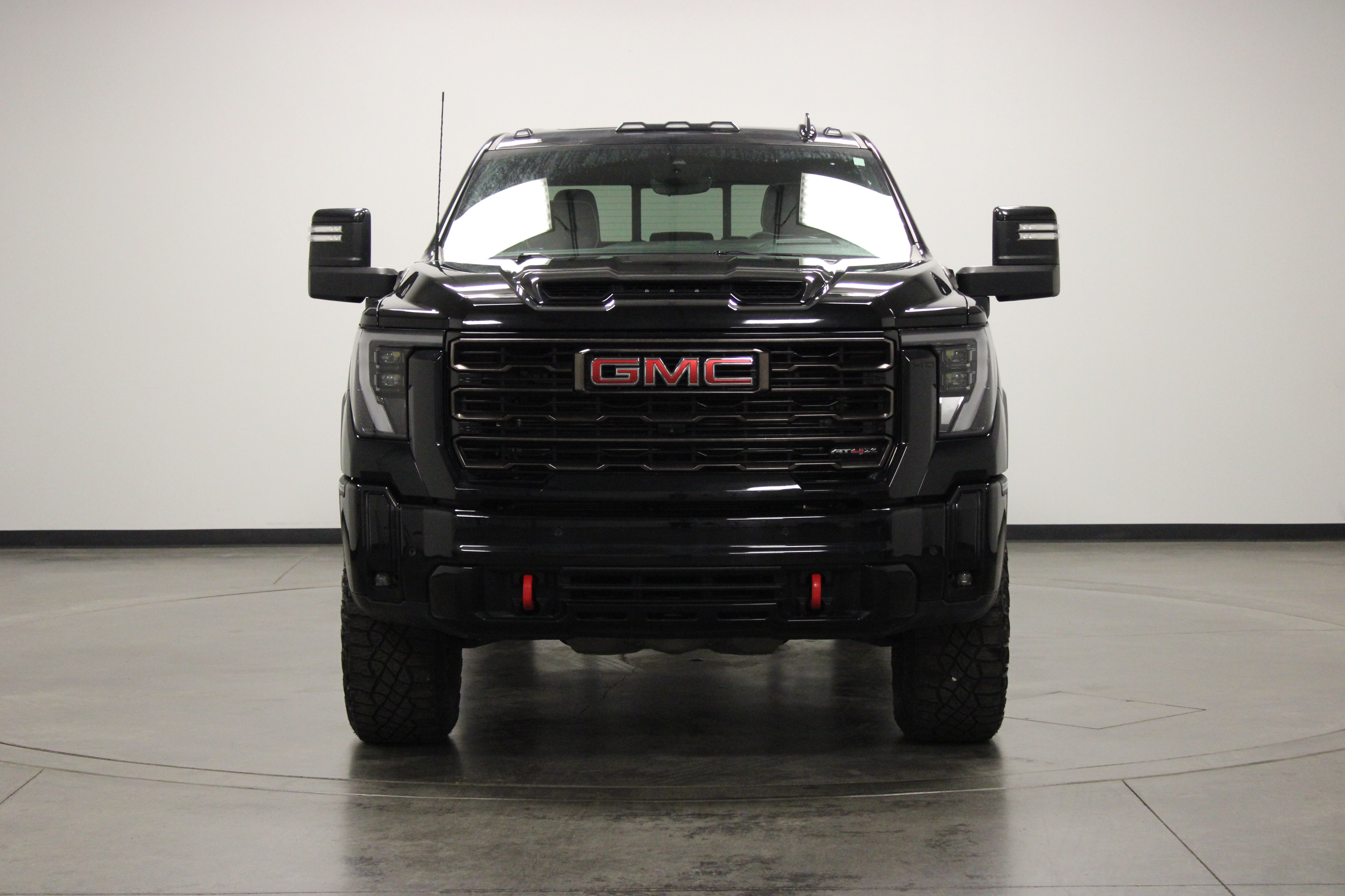 Used 2025 GMC Sierra 2500 AT4X AWD/4WD image 3