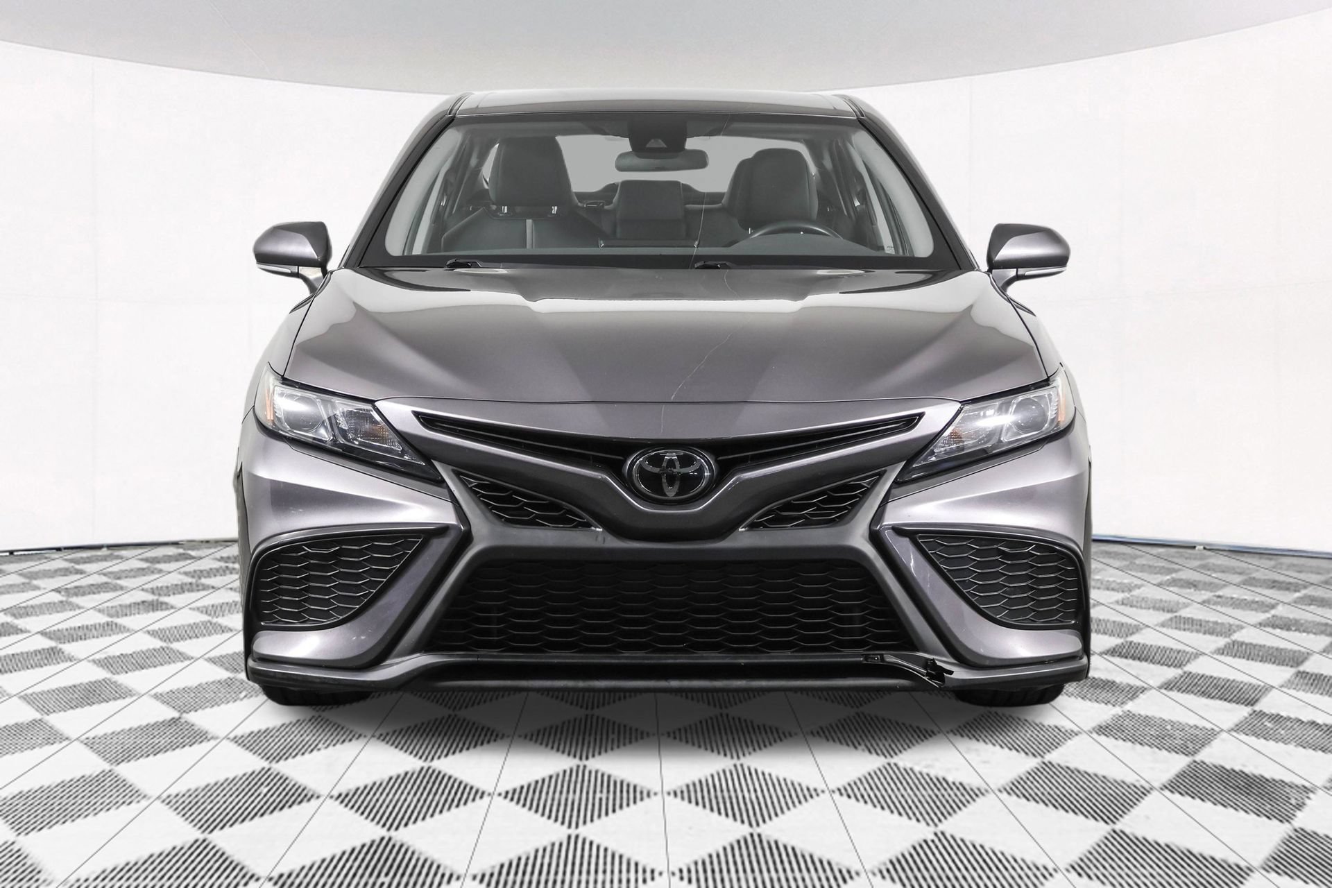 Used 2022 Toyota Camry SE FWD image 10