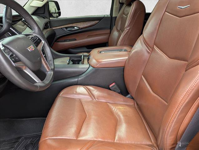 Used 2017 Cadillac Escalade ESV Premium Luxury RWD image 23