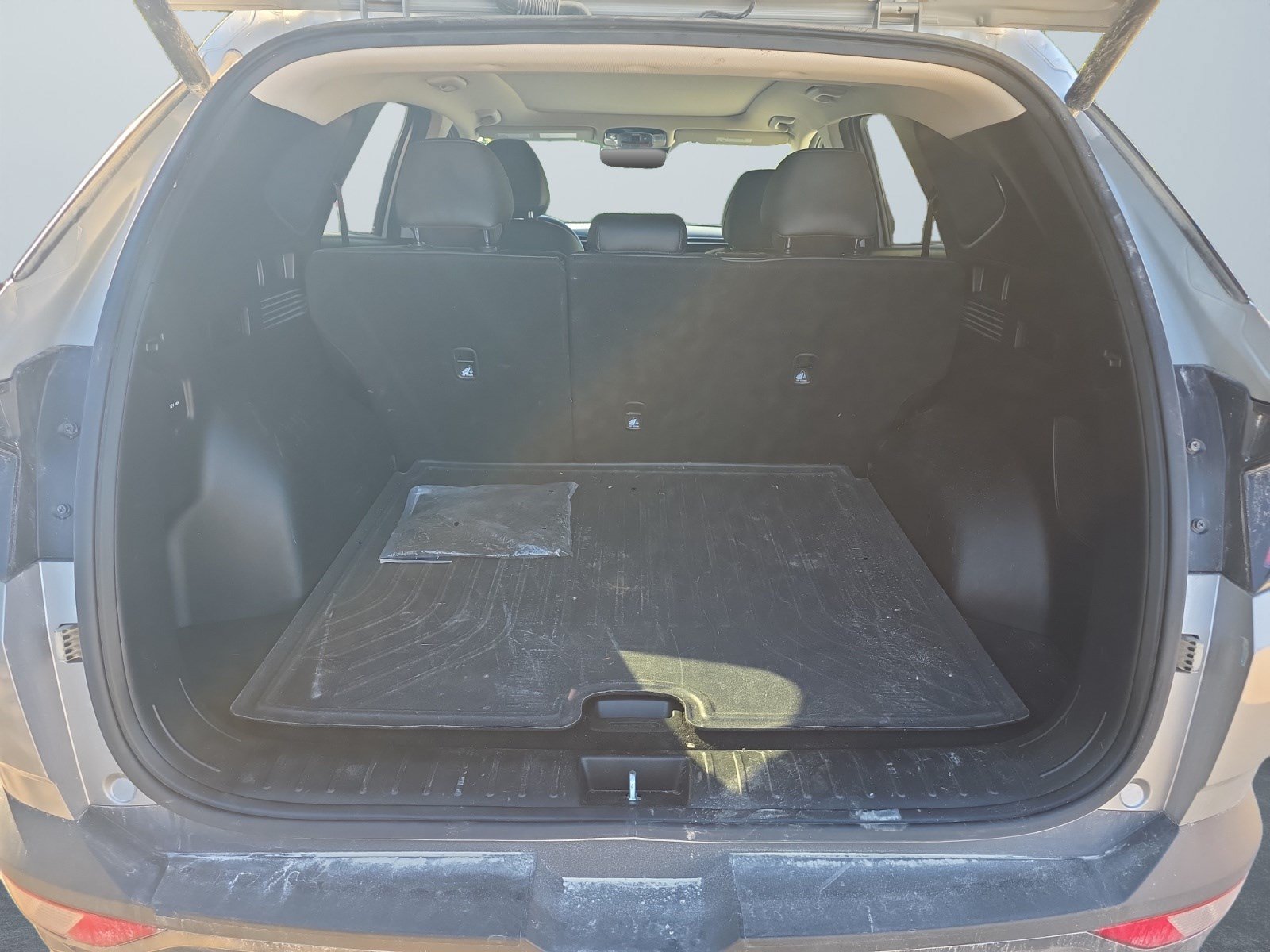Certified 2023 Hyundai Tucson Limited AWD/4WD image 16