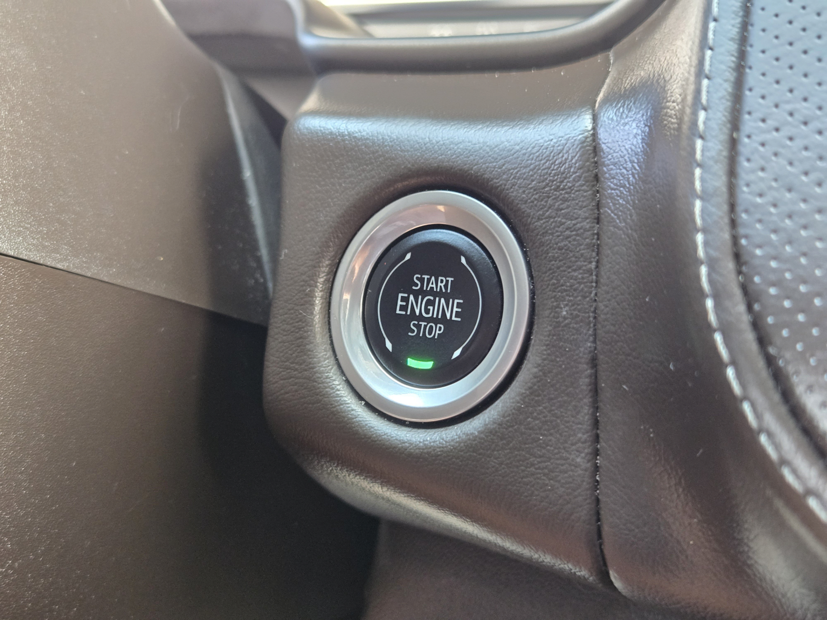 Used 2024 GMC Yukon XL SLT w/ SLT Premium Package AWD/4WD image 28