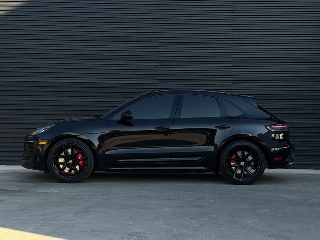 Certified 2025 Porsche Macan GTS image 2