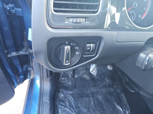 Used 2021 Volkswagen Golf 4-Door FWD image 17