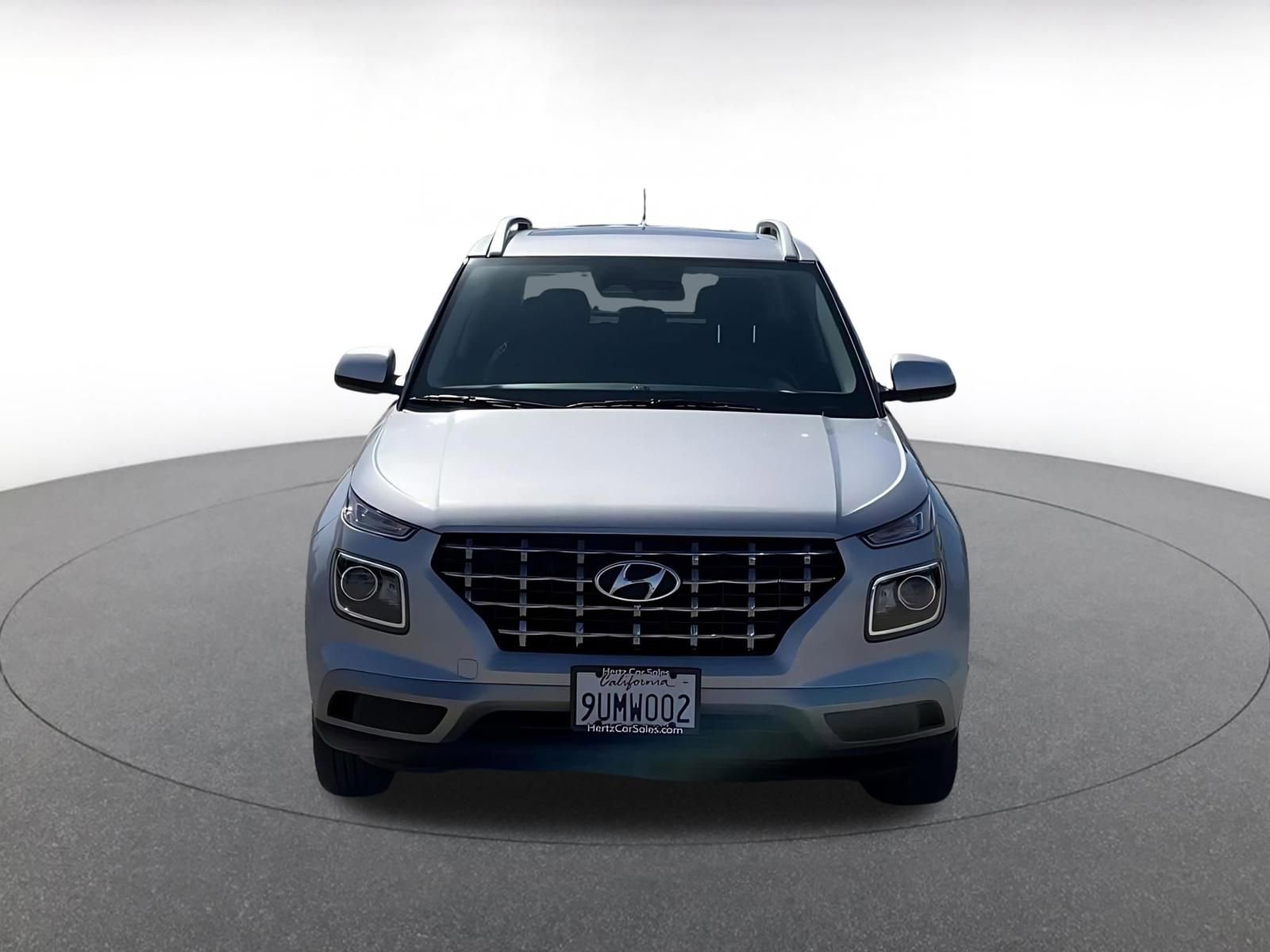 Used 2025 Hyundai Venue SEL image 4