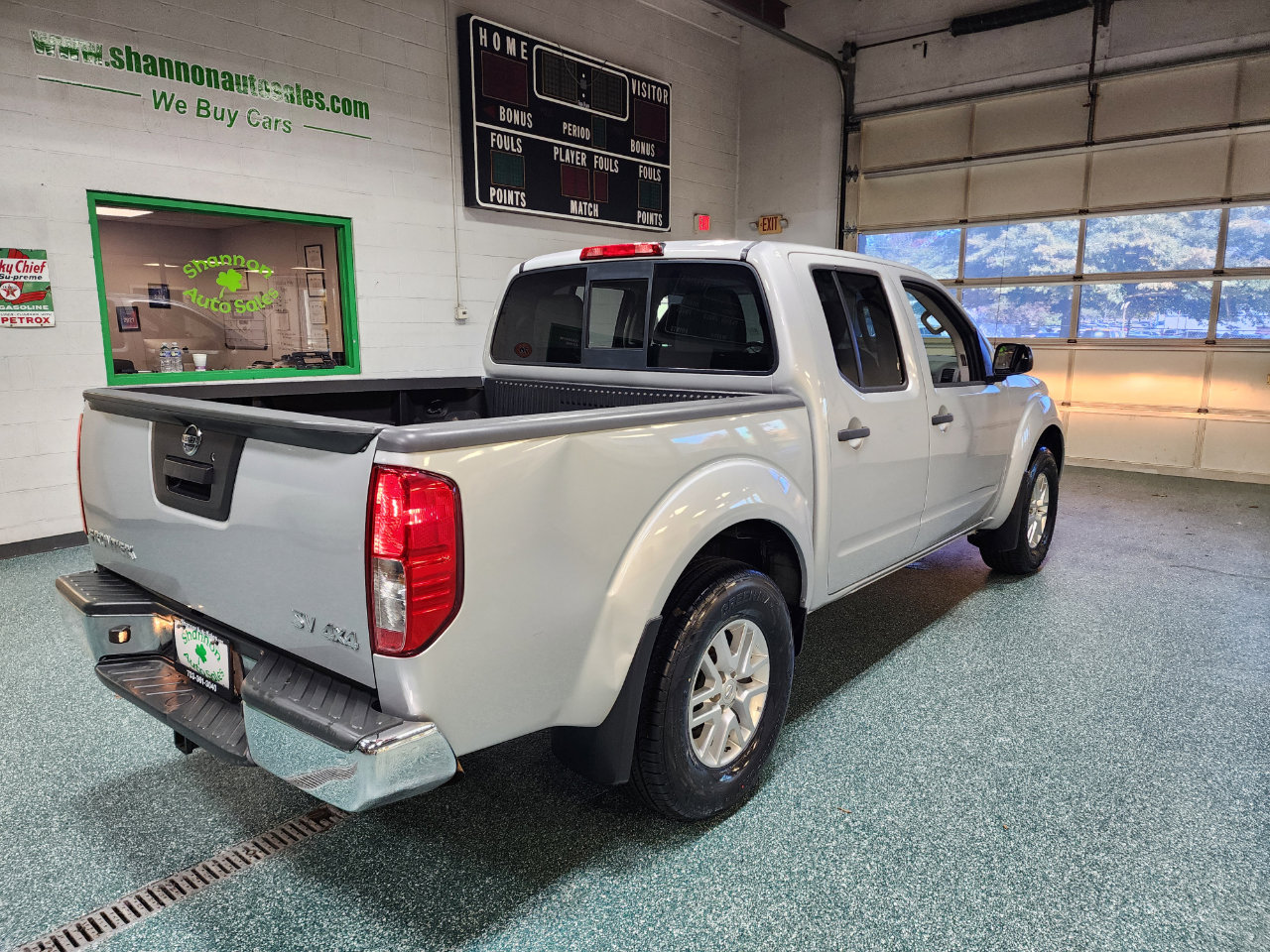 Used 2019 Nissan Frontier SV image 6