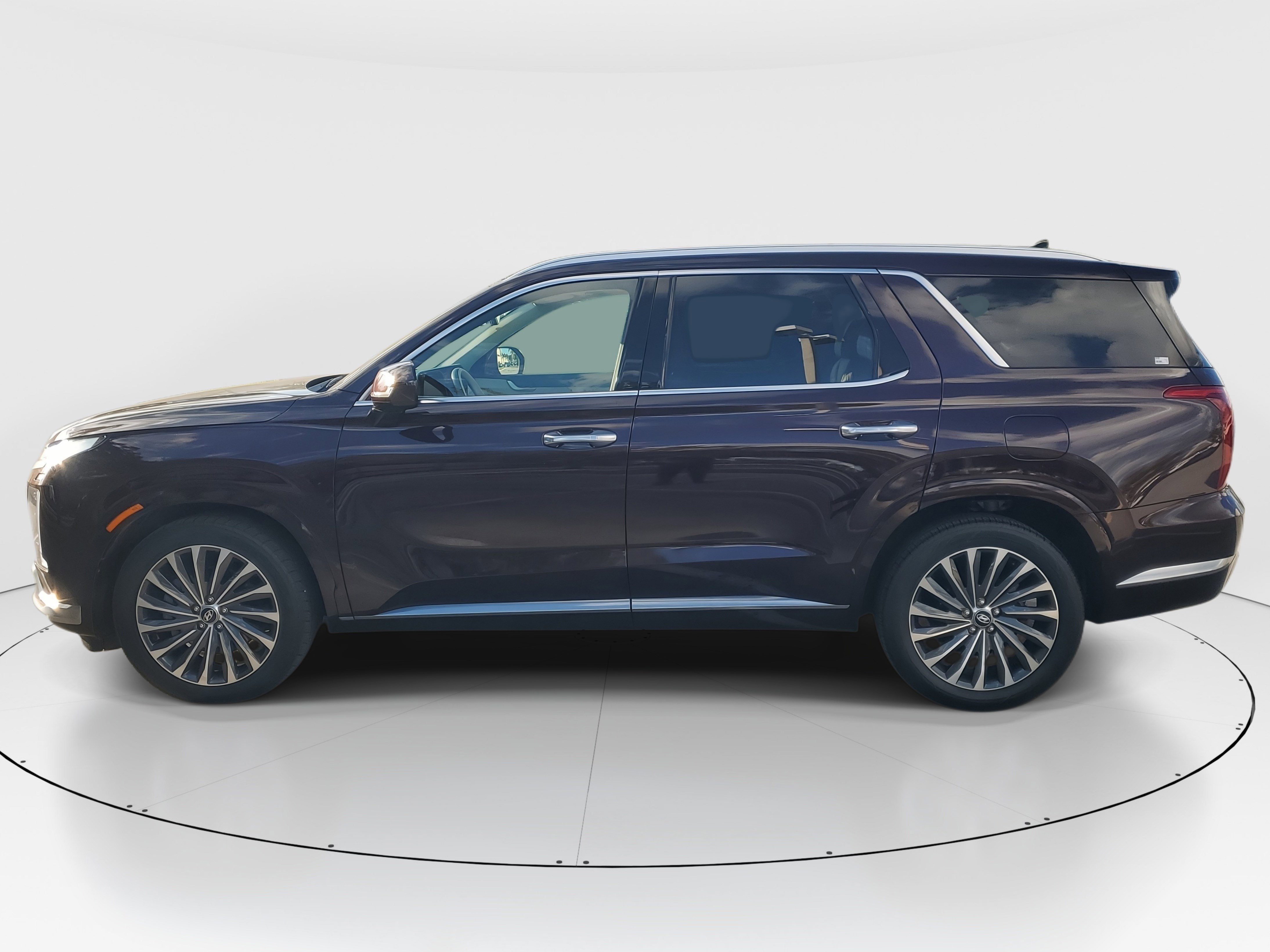 Used 2024 Hyundai Palisade Calligraphy image 5