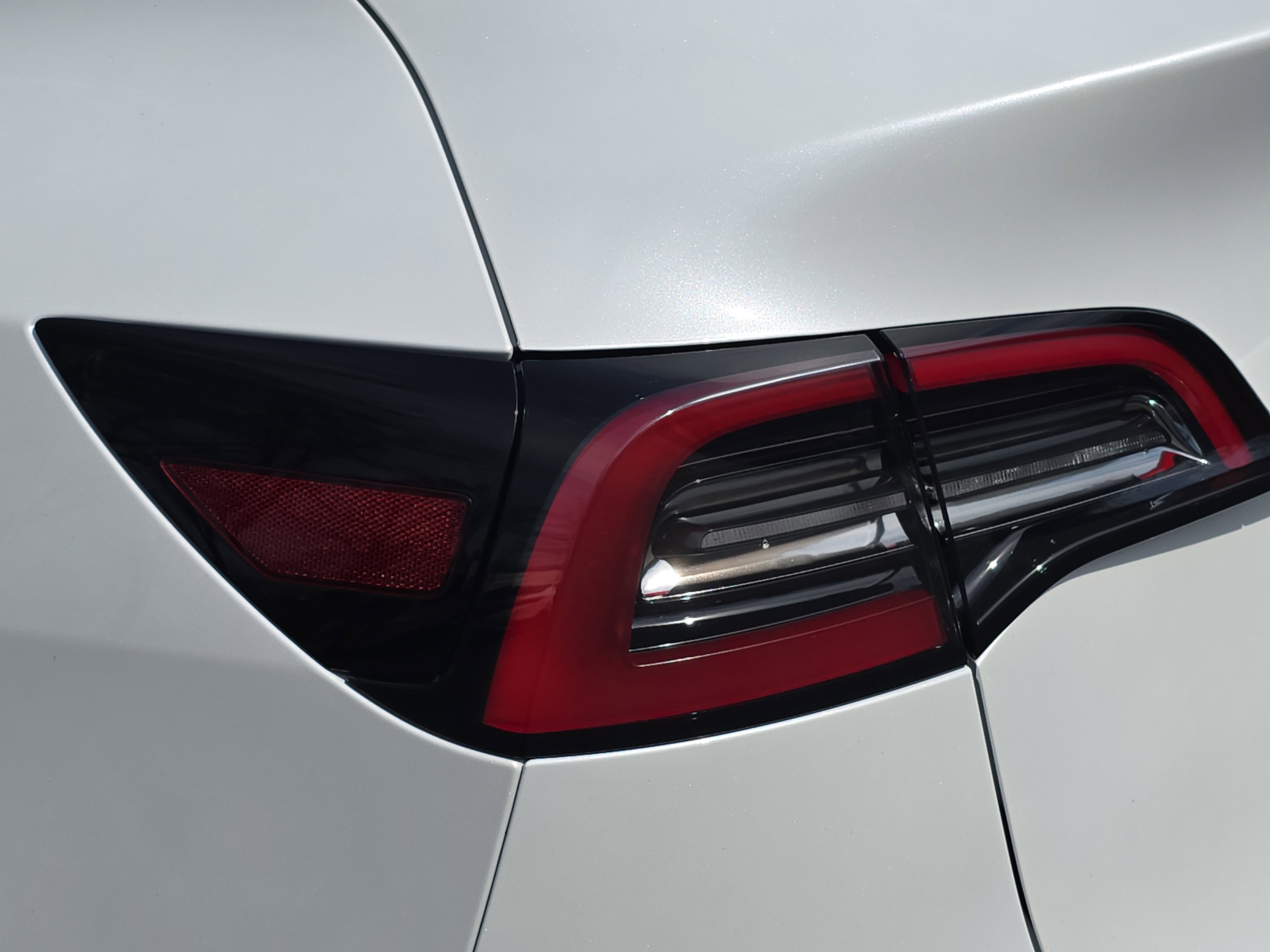 Used 2024 Tesla Model Y Long Range image 33