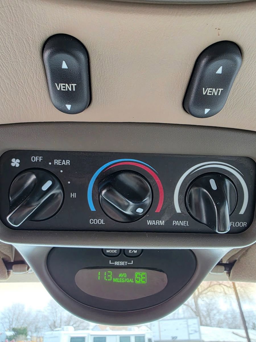 Used 2000 Ford Excursion Limited image 18