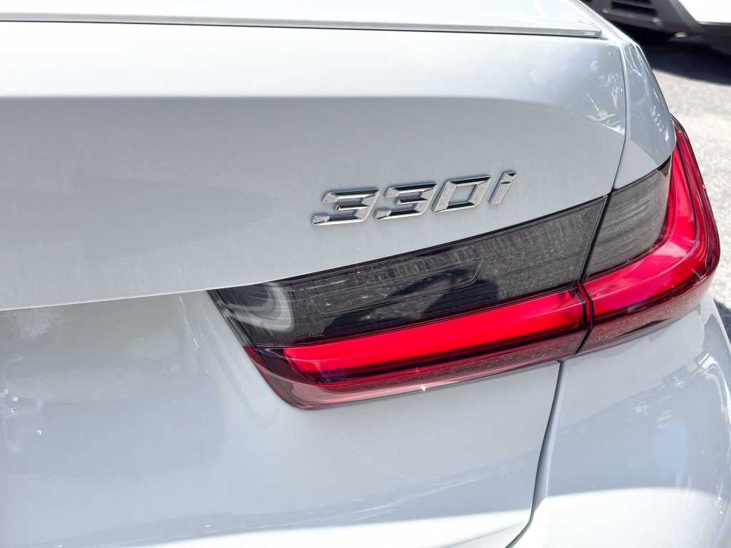 New 2026 BMW 330i xDrive Sedan w/ M Sport Package AWD/4WD image 7