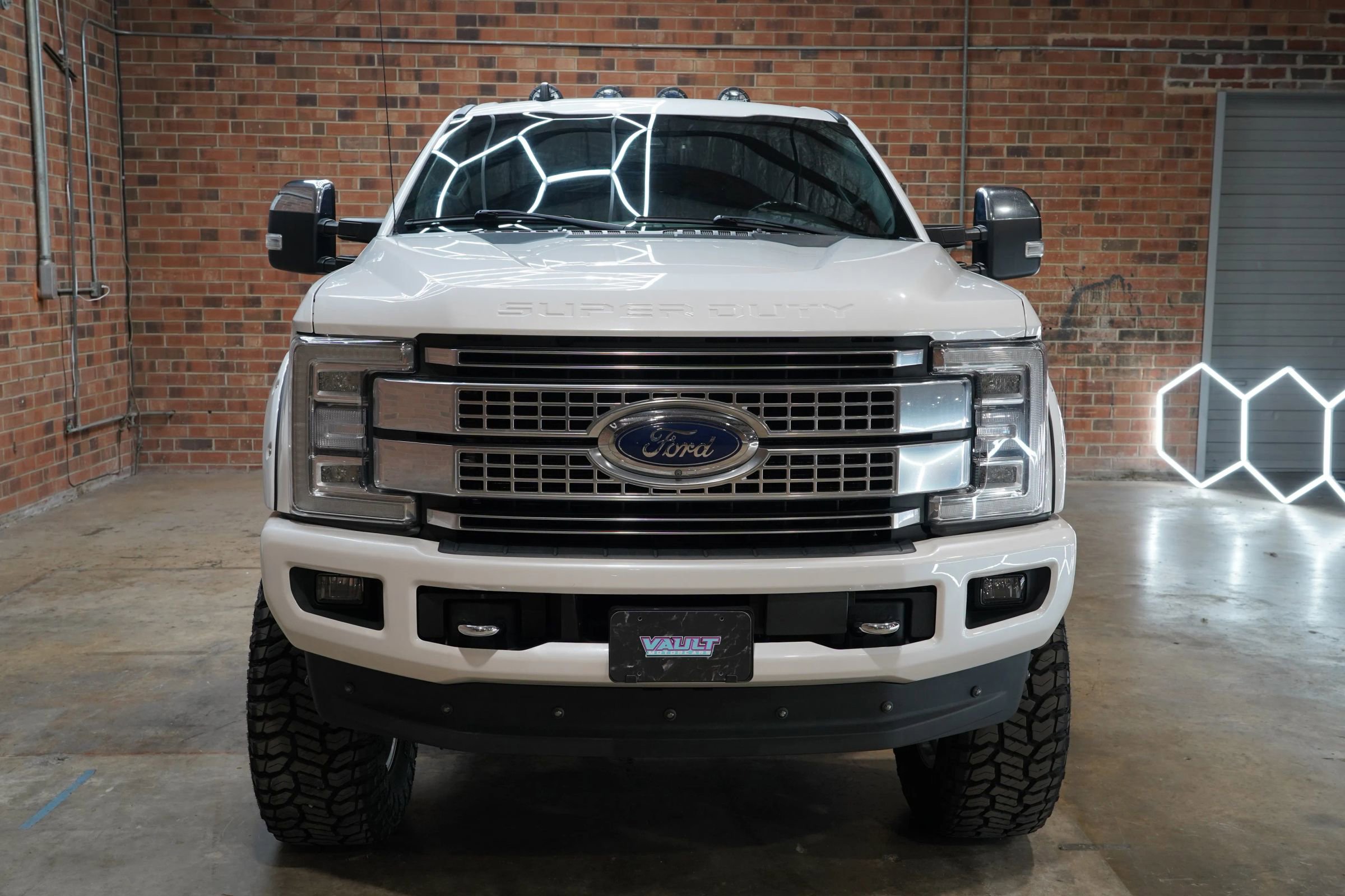 Used 2019 Ford F350 Platinum w/ Platinum Ultimate Package image 5