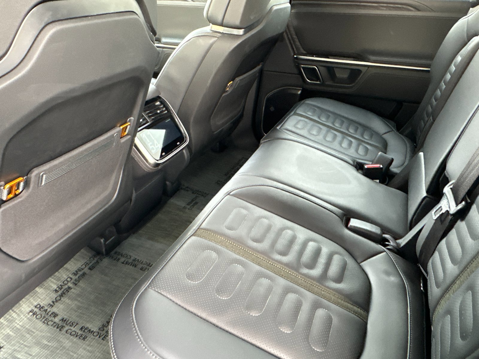 Used 2023 Rivian R1S Adventure image 12