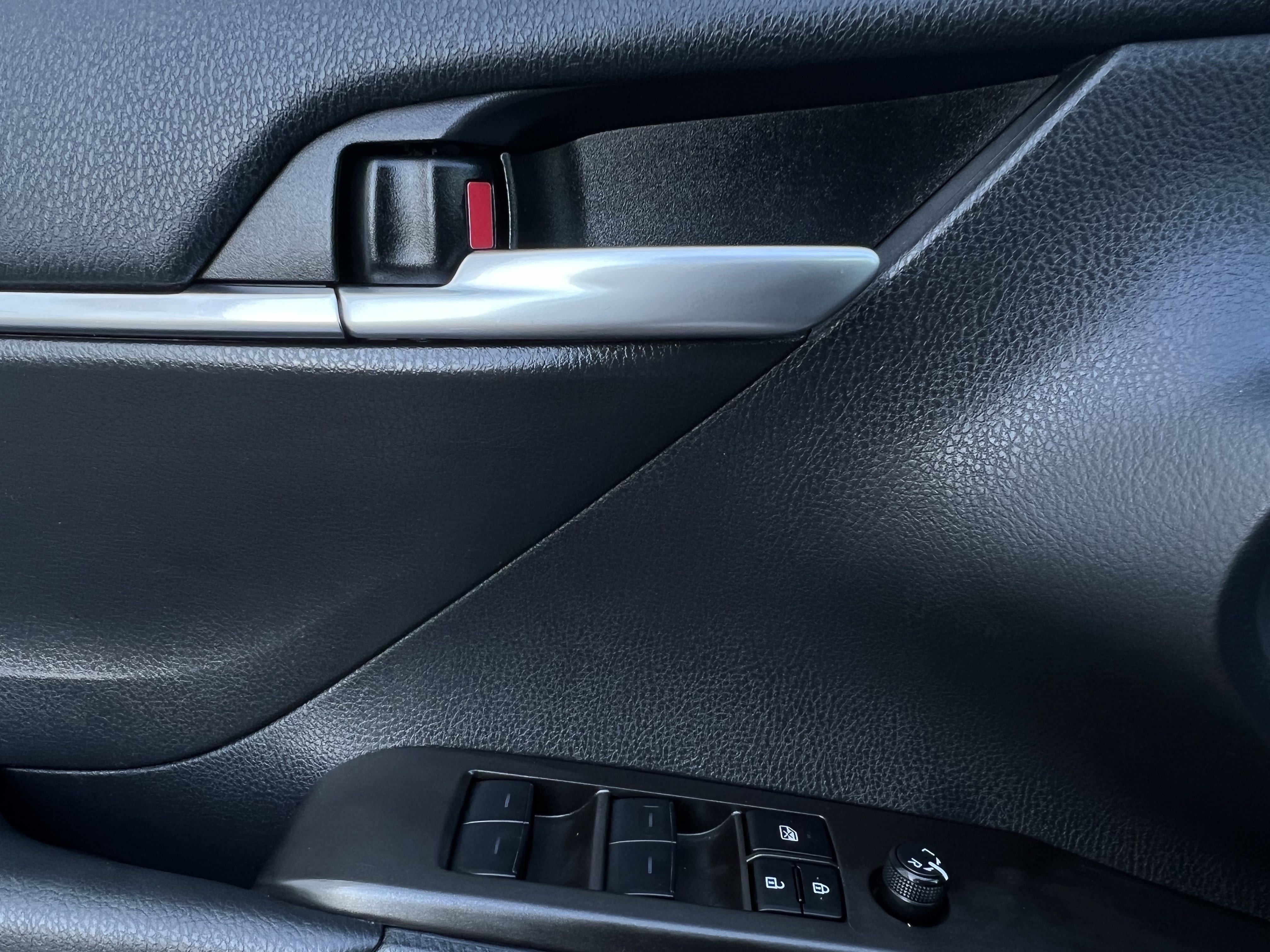 Used 2024 Toyota Camry SE image 22