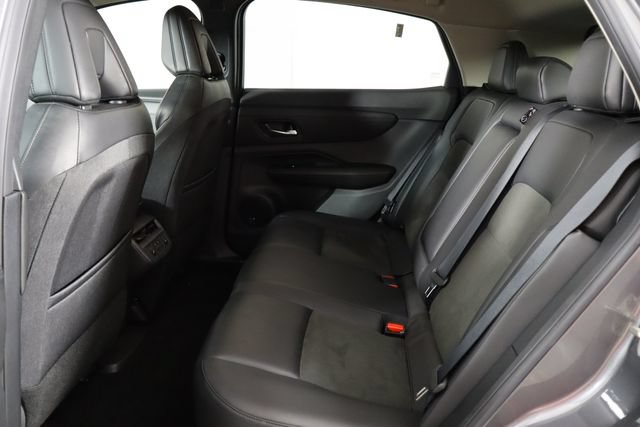 Used 2023 Nissan Ariya AWD image 16