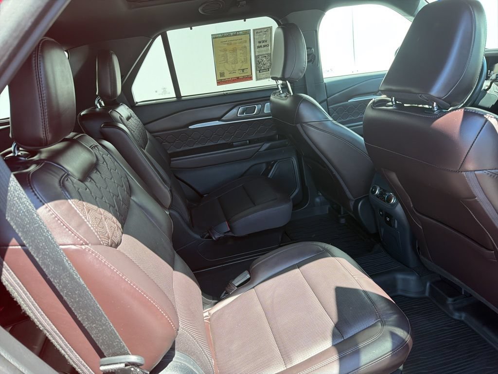 Used 2025 Ford Explorer Platinum w/ Ultimate Package AWD/4WD image 8