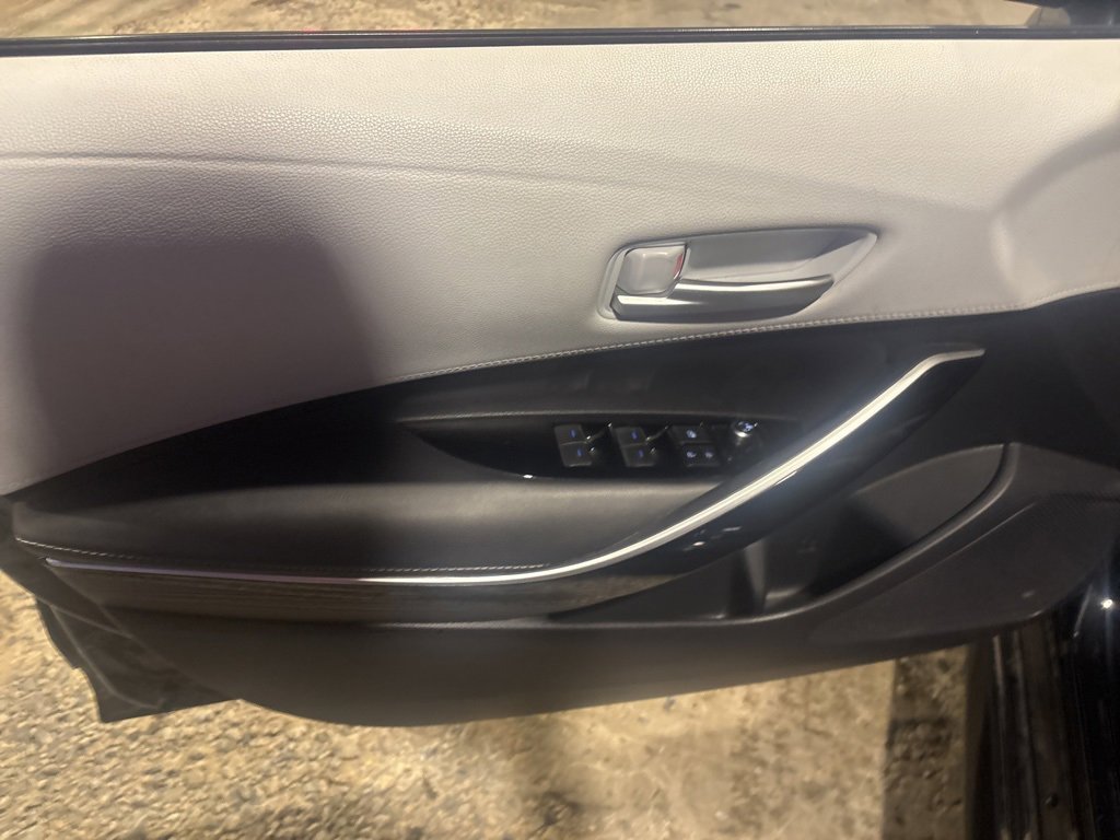 Used 2020 Toyota Corolla XSE image 11