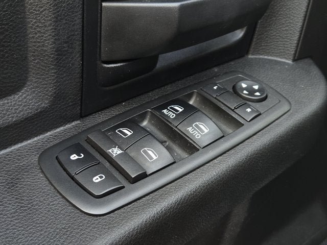 Used 2018 RAM 2500 Tradesman w/ Chrome Appearance Group AWD/4WD image 16