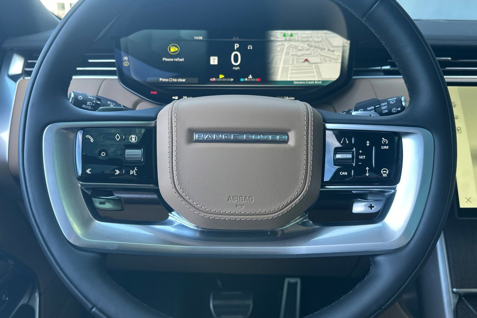 New 2026 Land Rover Range Rover Long Wheelbase SE image 17