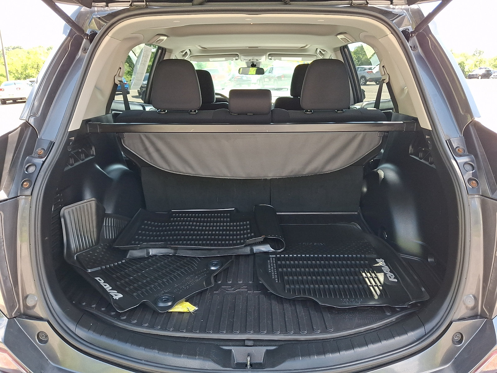Used 2017 Toyota RAV4 XLE w/ Plus Extra Value Package AWD/4WD image 30