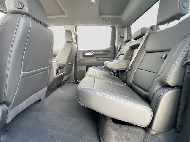 New 2026 GMC Sierra 1500 SLT image 17