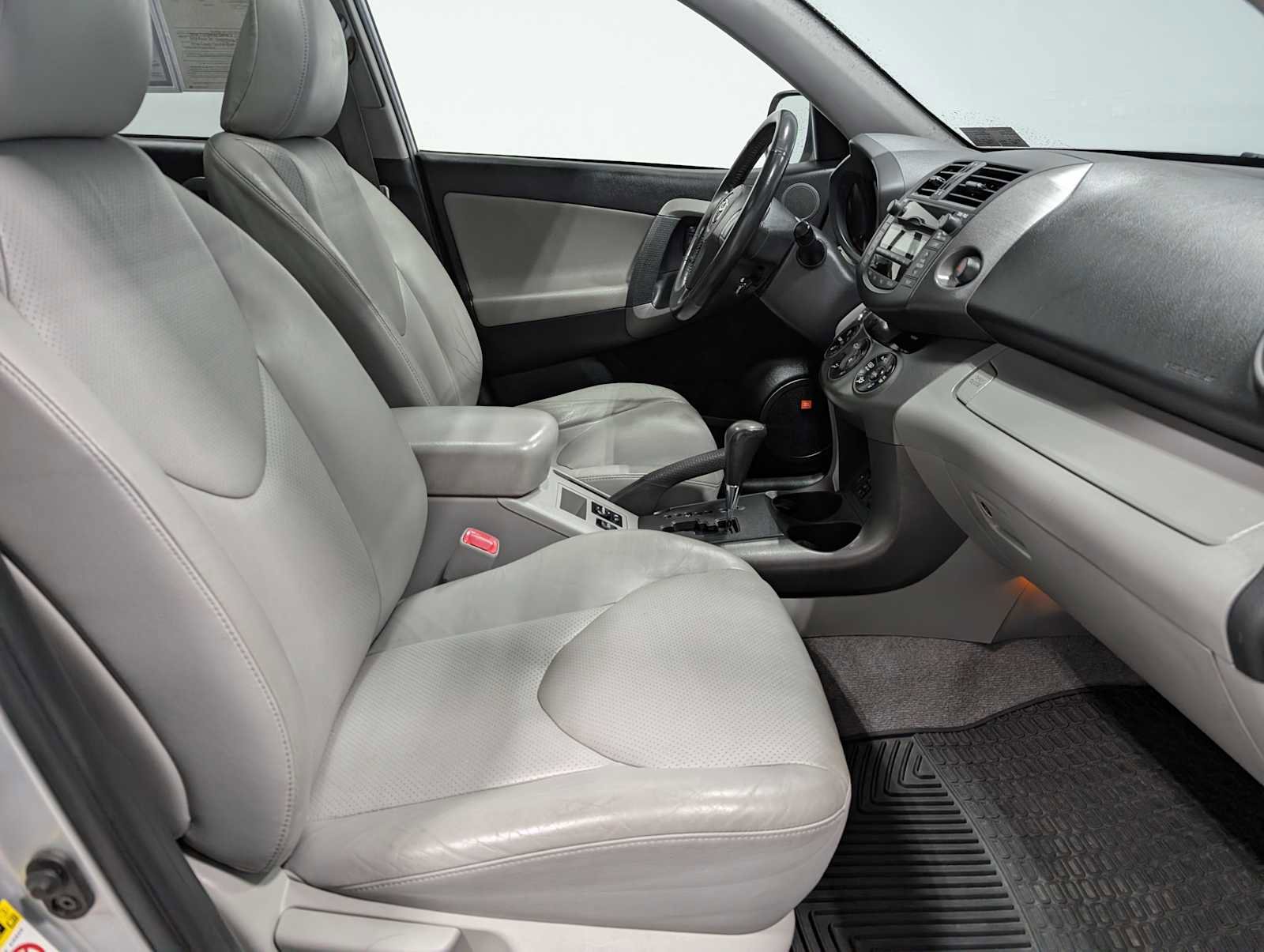 Used 2011 Toyota RAV4 Limited w/ Limited Extra Value Pkg AWD/4WD image 40