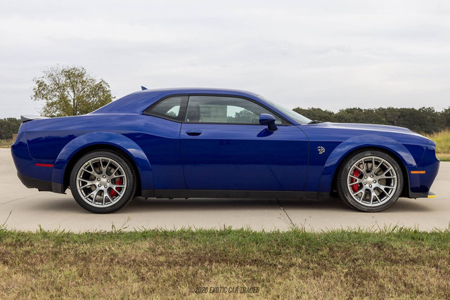 Used 2022 Dodge Challenger SRT Hellcat RWD image 7