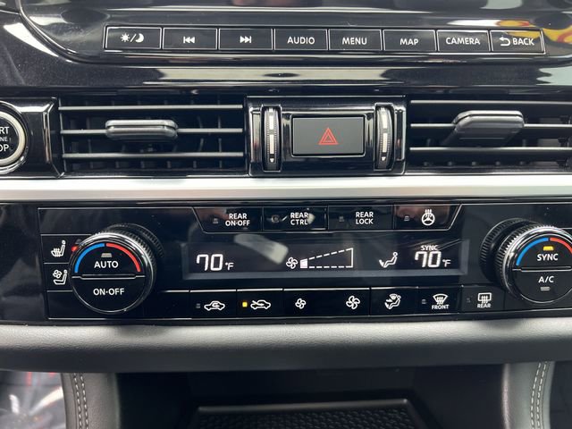 Used 2024 Nissan Pathfinder Platinum image 17