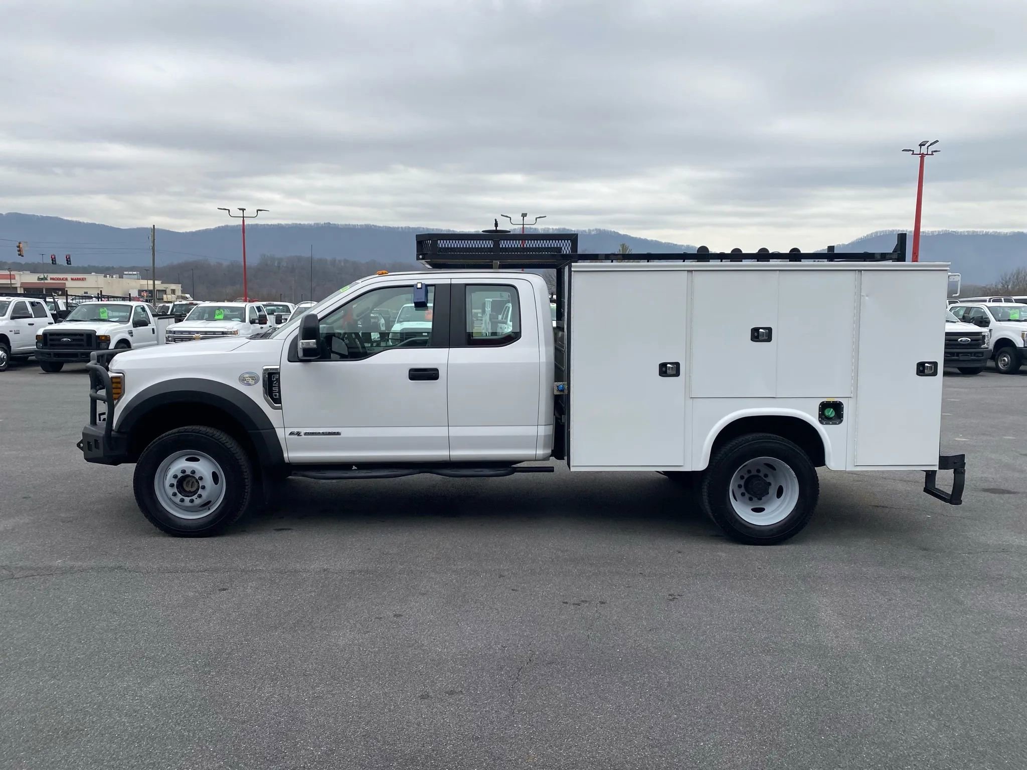 Used 2018 Ford F450 XL w/ Power Equipment Group image 5
