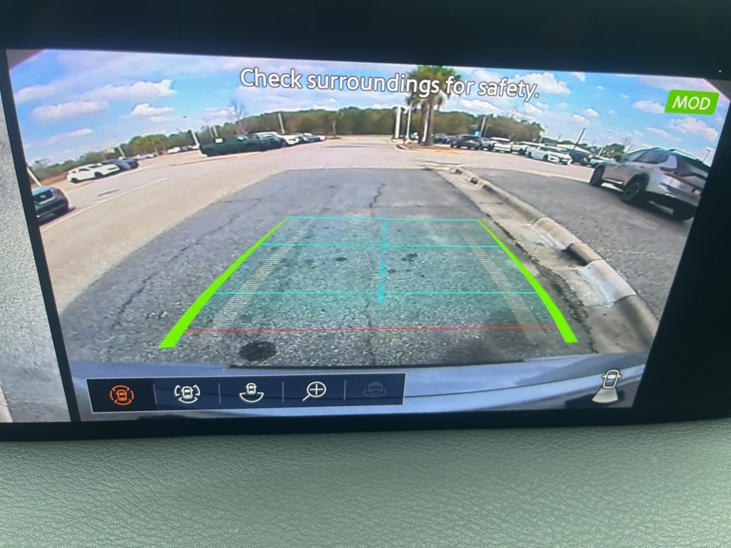 Used 2025 Nissan Armada SL image 13