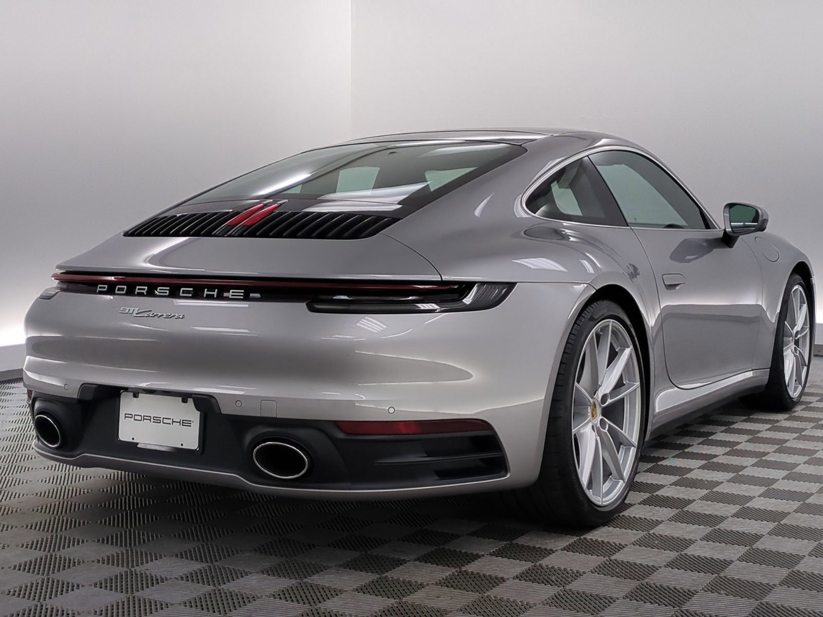 Used 2023 Porsche 911 Carrera w/ Premium Package RWD image 9