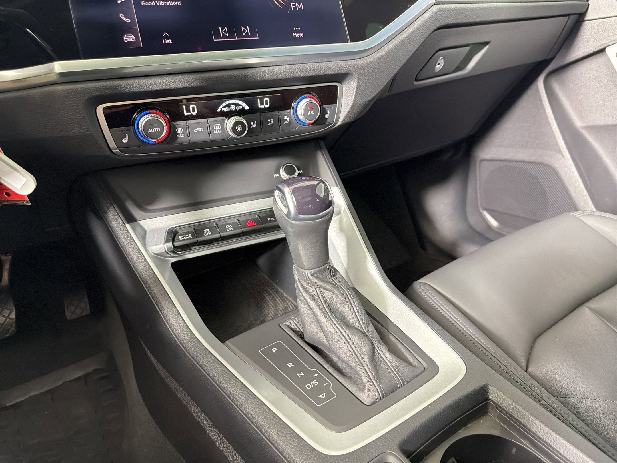 Certified 2022 Audi Q3 2.0T Premium w/ Convenience Package image 16