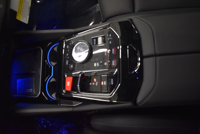 New 2027 BMW M5 Touring AWD/4WD image 29