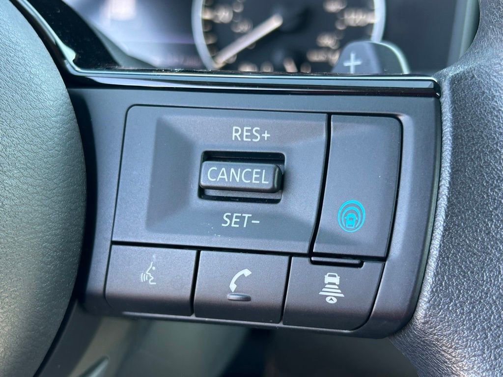 Used 2023 Nissan Rogue SV AWD/4WD image 26