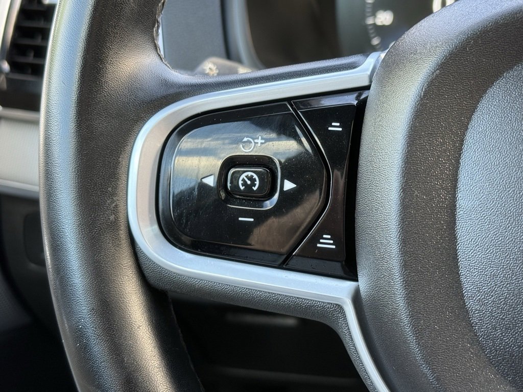 Used 2022 Volvo XC90 T8 R-Design w/ Advanced Package image 26