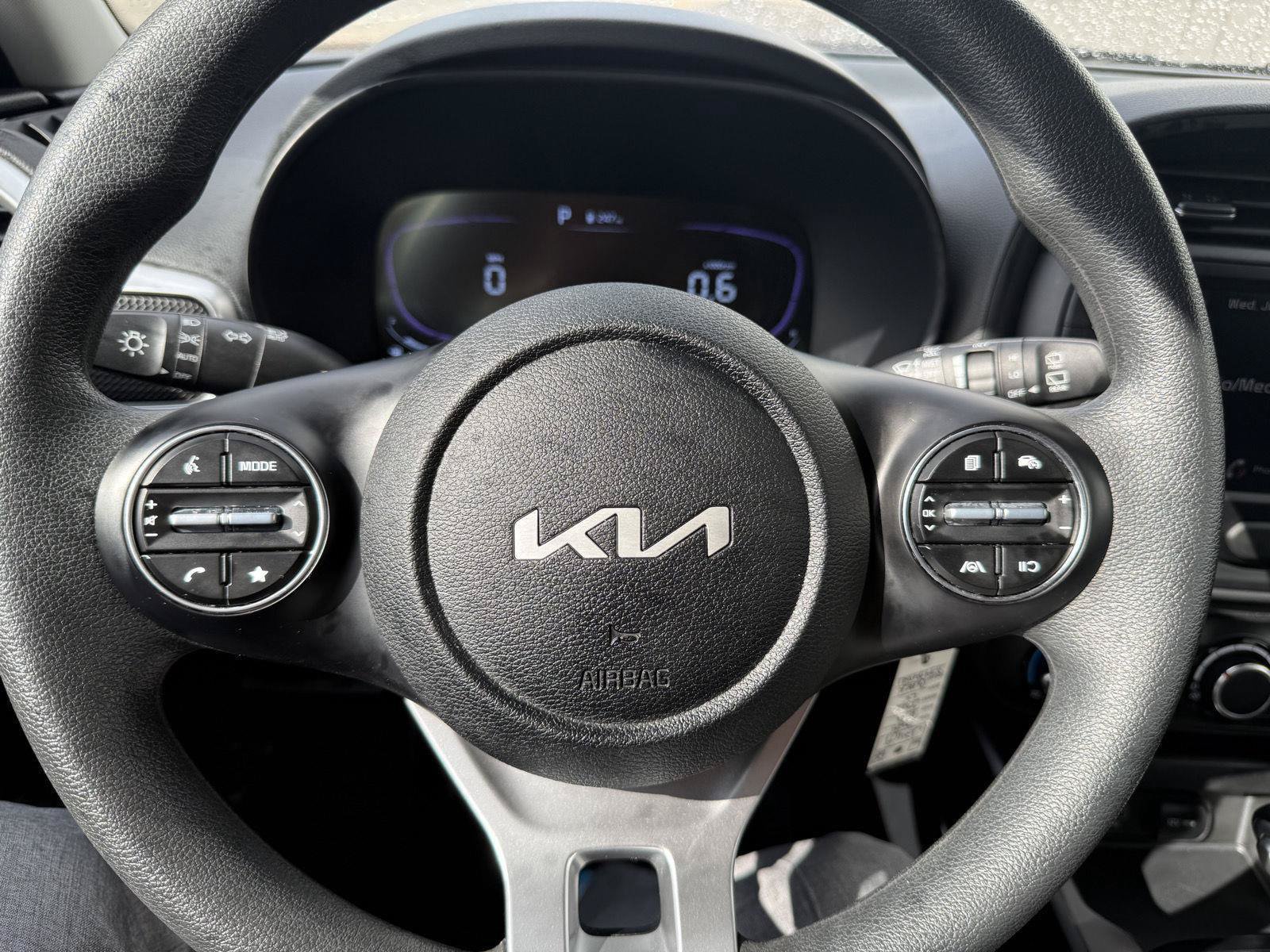 Used 2025 Kia Soul LX FWD image 11