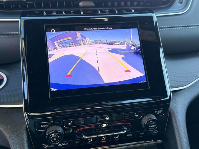 Used 2025 Jeep Grand Cherokee L Altitude image 24