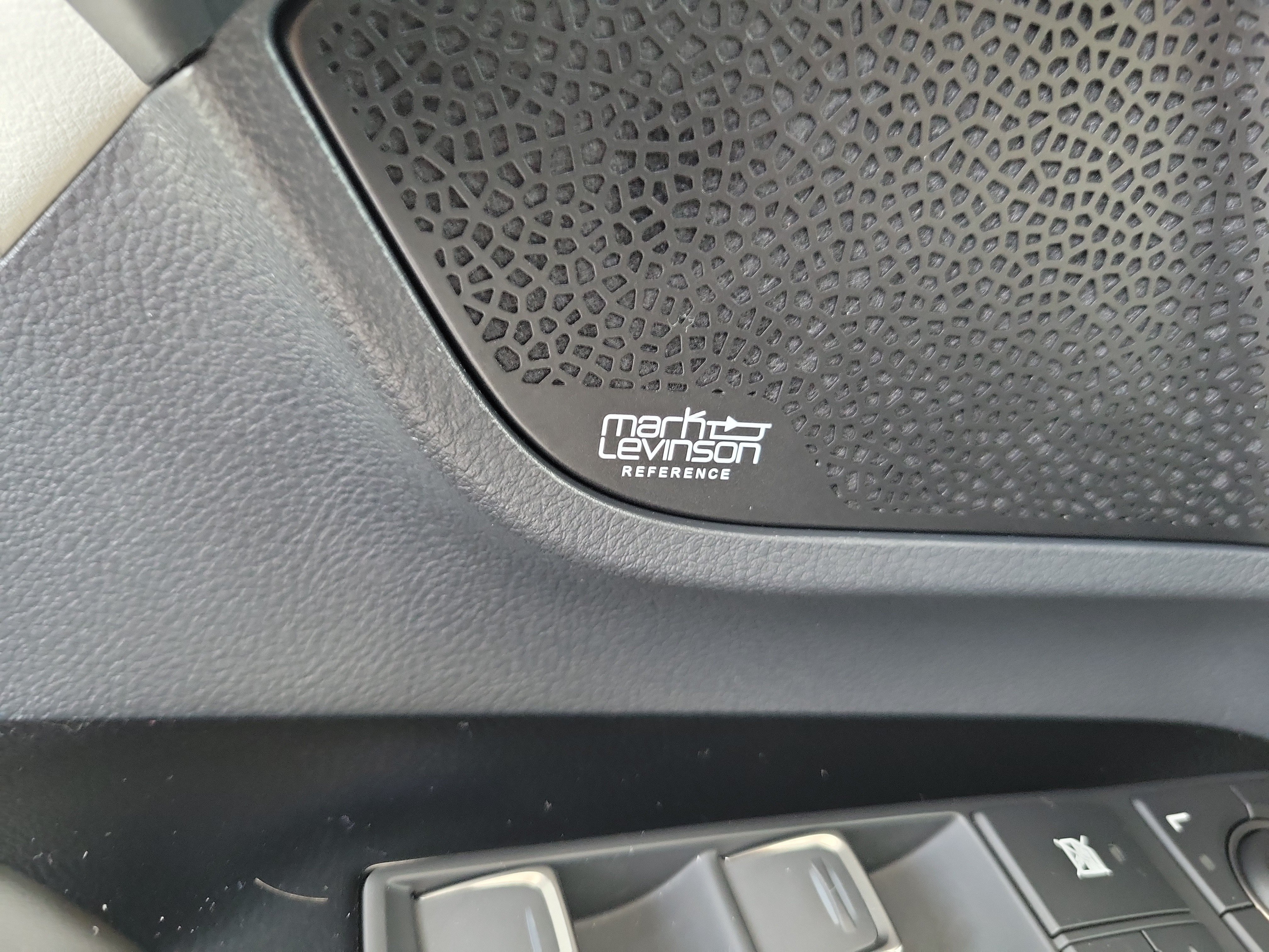 Used 2022 Lexus LX 600 4WD w/ Accessory Package (Z1) image 25