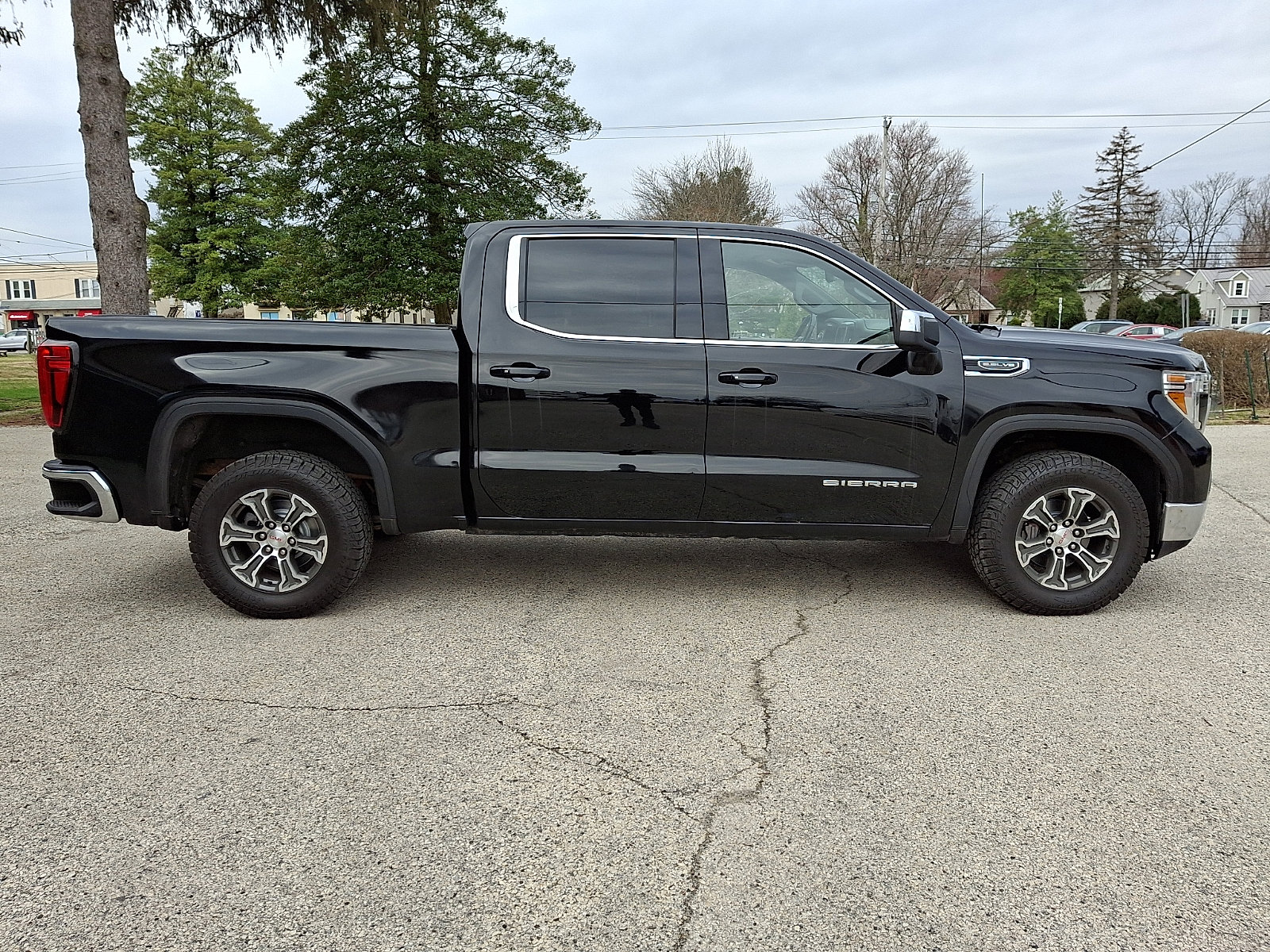 Used 2020 GMC Sierra 1500 SLE w/ X31 Off-Road Package image 7