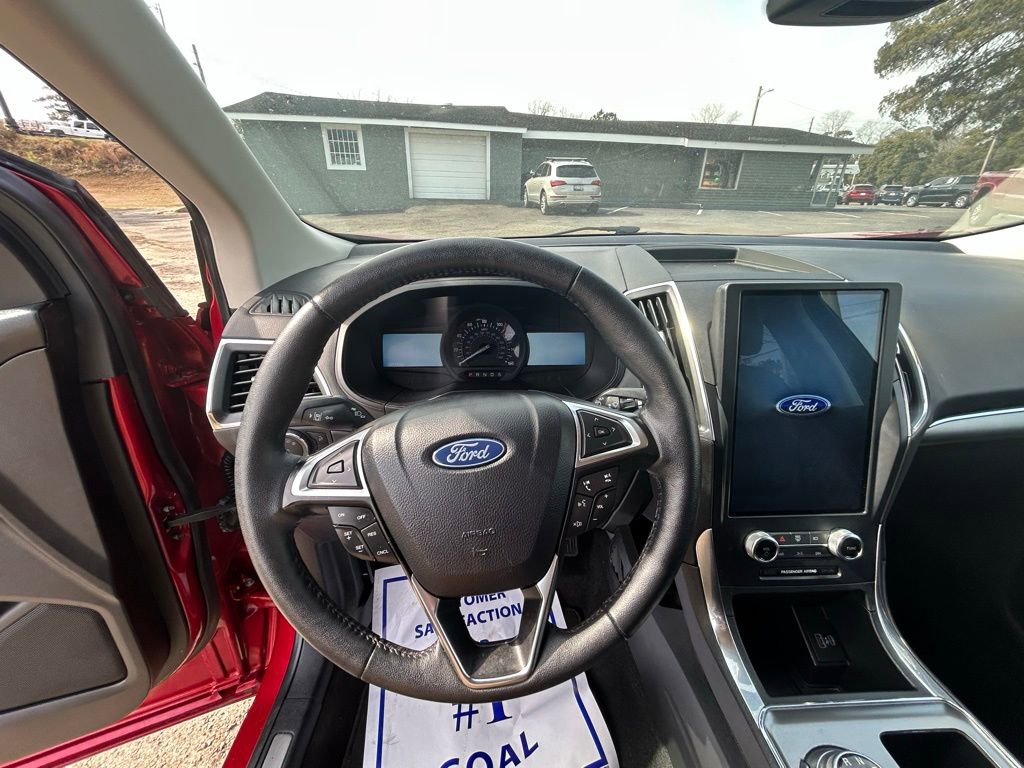 Used 2024 Ford Edge Titanium image 31