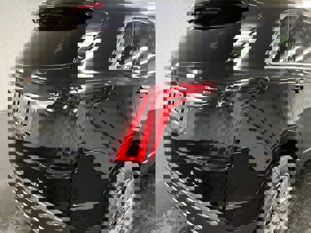 New 2025 Cadillac XT5 Premium Luxury w/ LPO, Floor Liner Package image 11