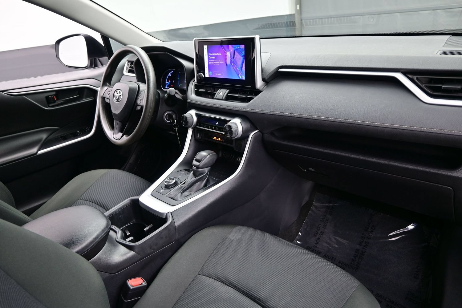 Used 2024 Toyota RAV4 LE AWD/4WD image 14