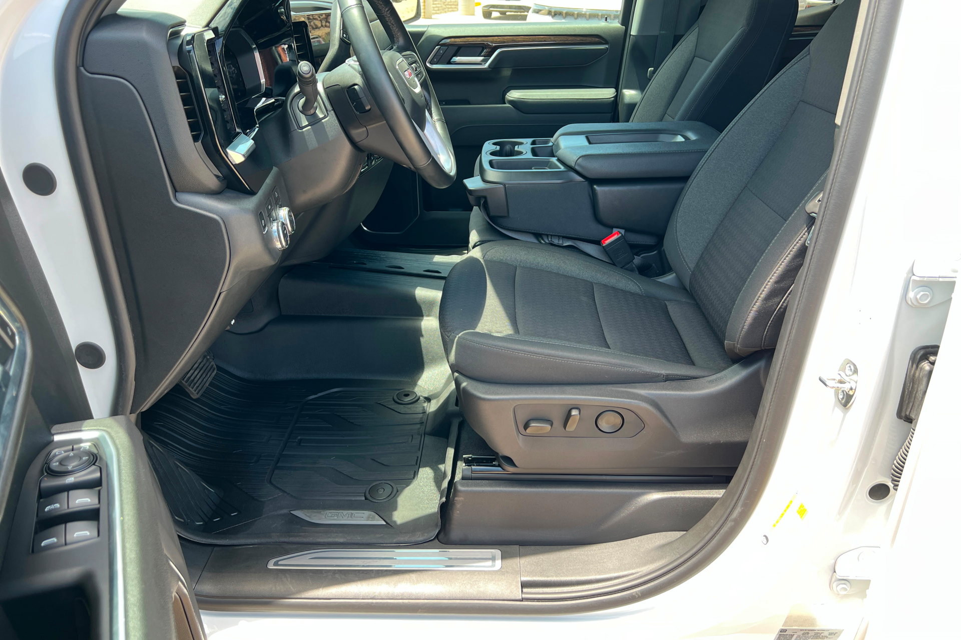 Used 2026 GMC Sierra 1500 Elevation w/ Elevation Select Package AWD/4WD image 18