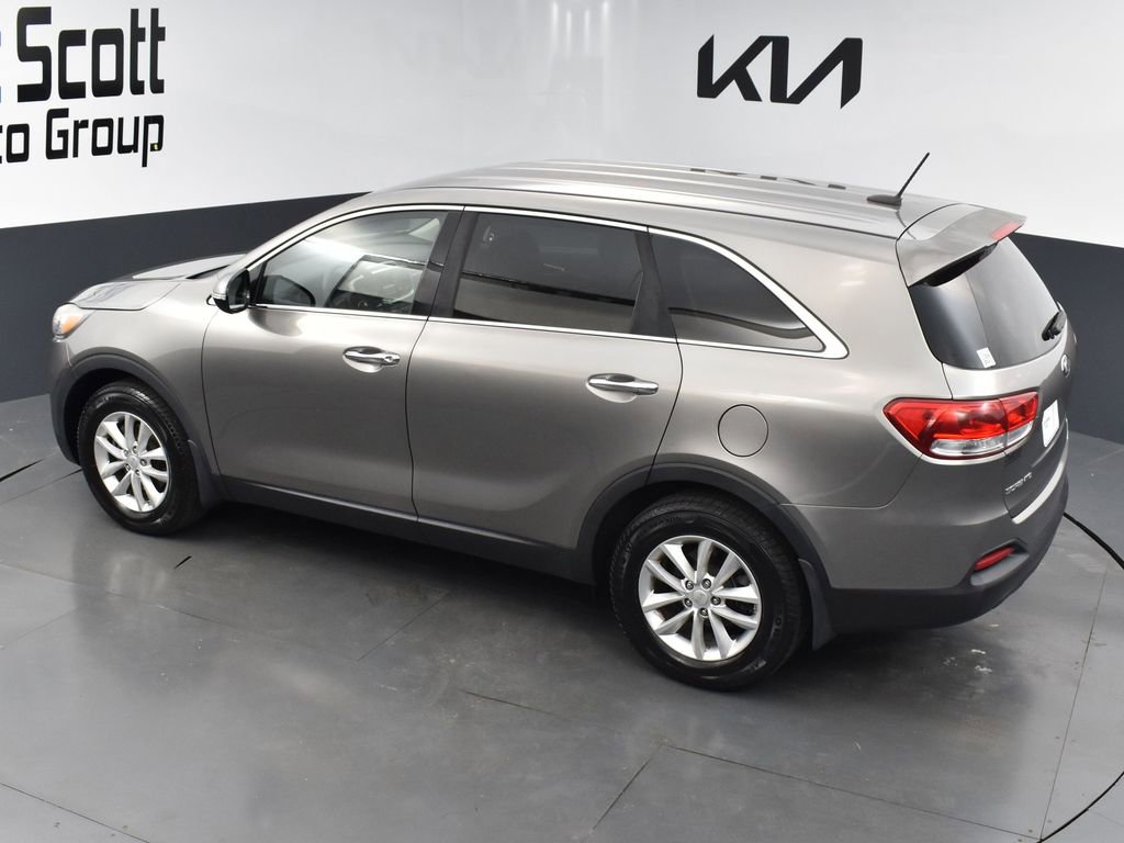 Used 2016 Kia Sorento L FWD image 11