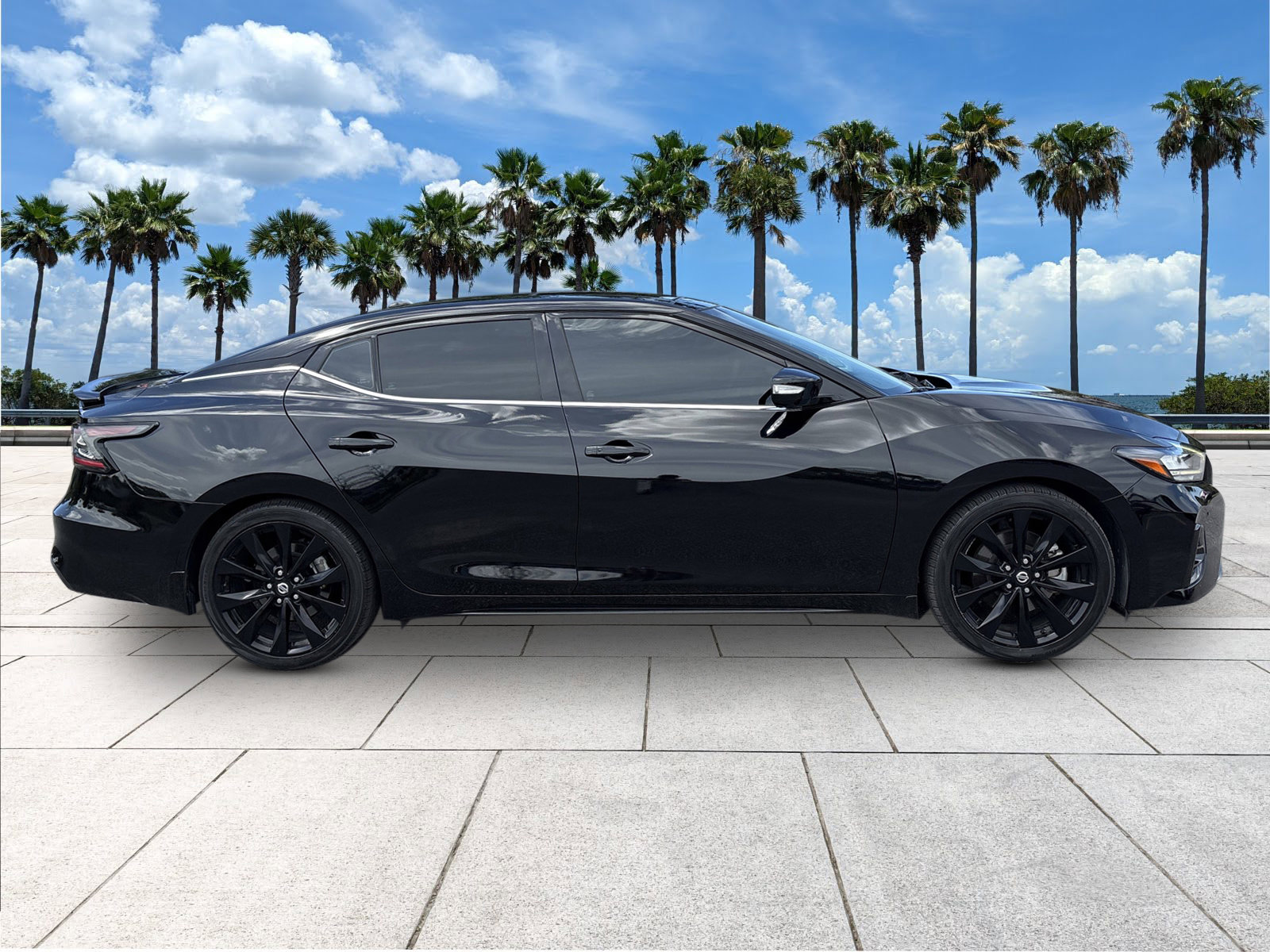 Used 2022 Nissan Maxima SR w/ Sport Mat Group image 9