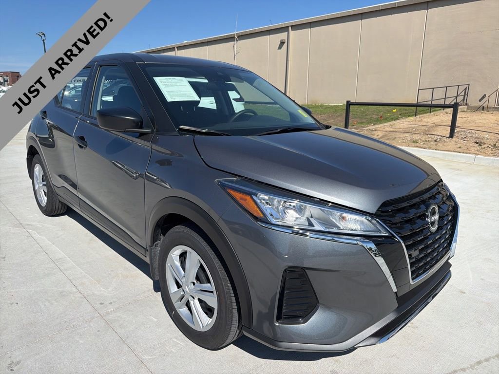 Certified 2025 Nissan Kicks Play S image 3