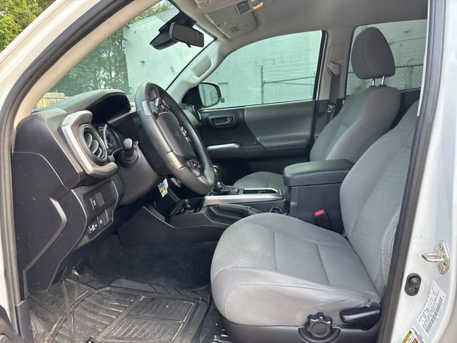 Used 2020 Toyota Tacoma SR5 w/ SR5 Appearance Package (SM) RWD image 6